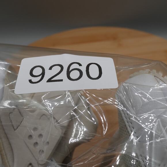 Nike 6Y Womens 7.5 Air Huarache Run GS White Pure Platinum 654275-110 Flaws - Picture 11 of 11